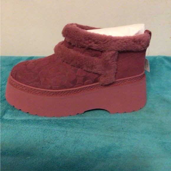CHRISTINA SIGNATURE SHERLING BOOTIES SZ 11 NWT AND BOX - Picture 1 of 13